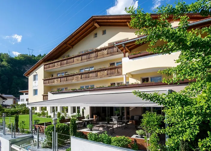 Saldur Small Active Hotel