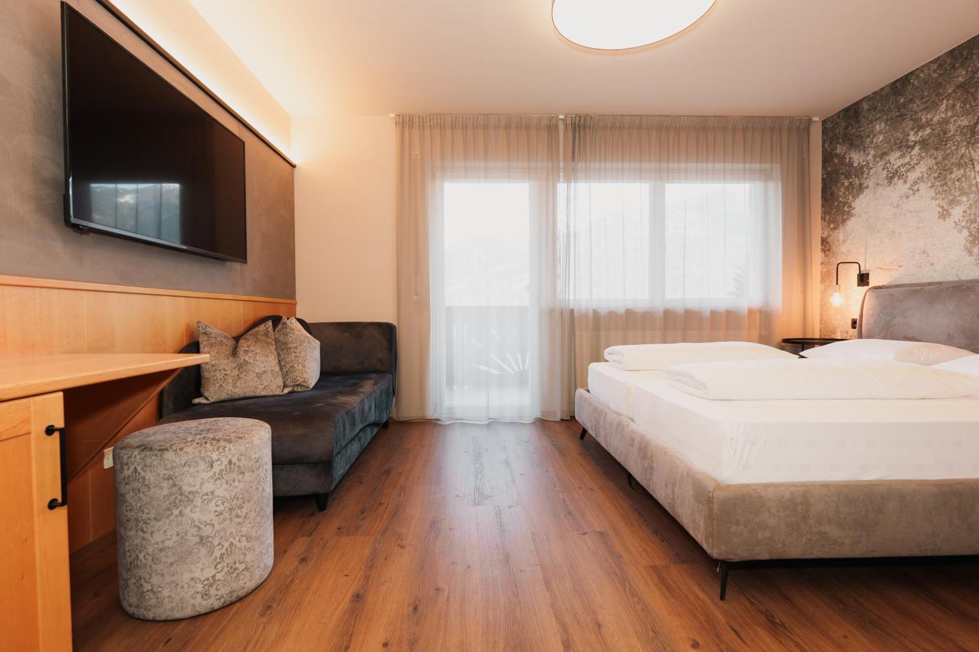 Saldur Small Active Hotel 4*